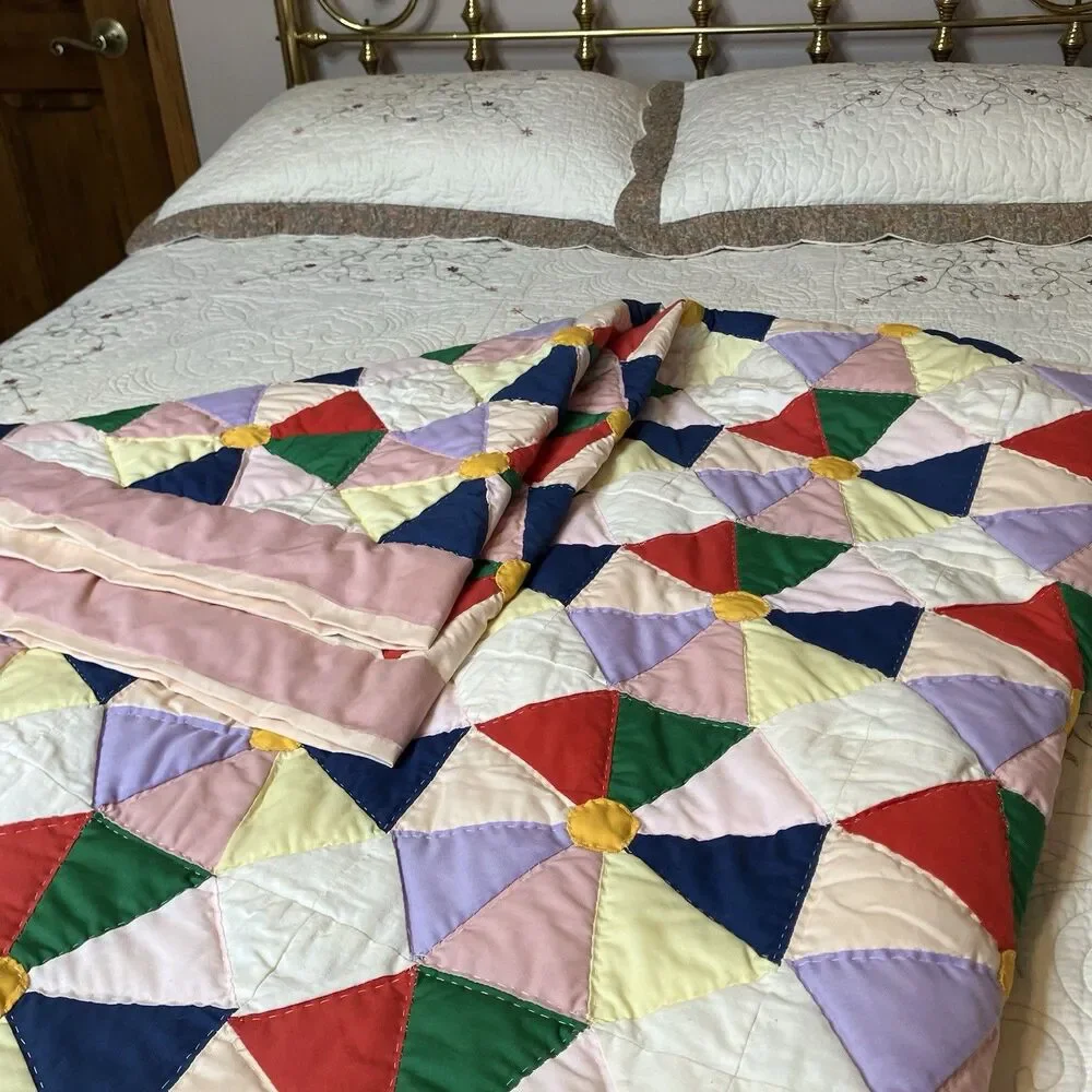 Vtg Handstitched Quilt Multicolor Dresden Plate approx. 96” x 80” w/ Border
